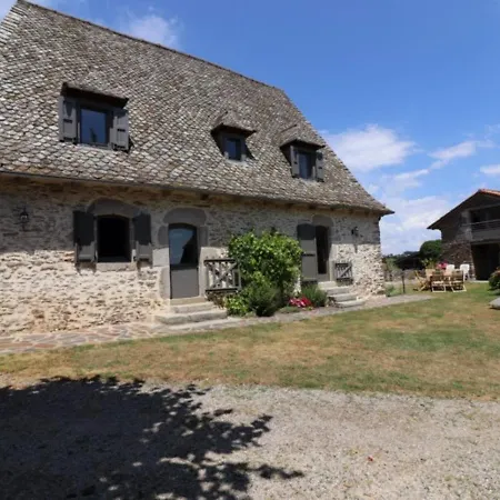 Prunet, 4 Pieces, 6 Personnes - Fr-1-742-407 * Prunet (Cantal)