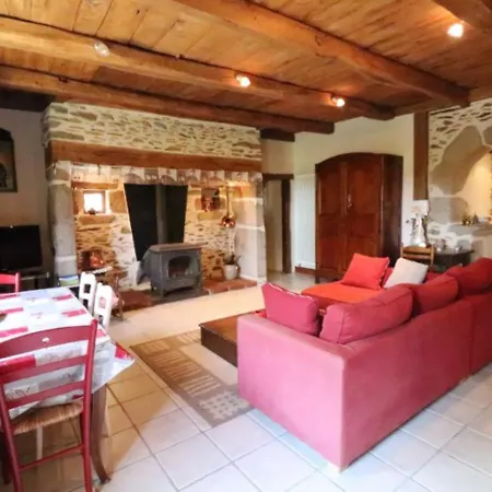 Prunet, 4 Pieces, 6 Personnes - Fr-1-742-407 Holiday home Prunet (Cantal)